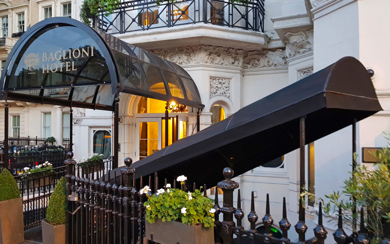 Hotel Awnings by Deans for The Baglioni