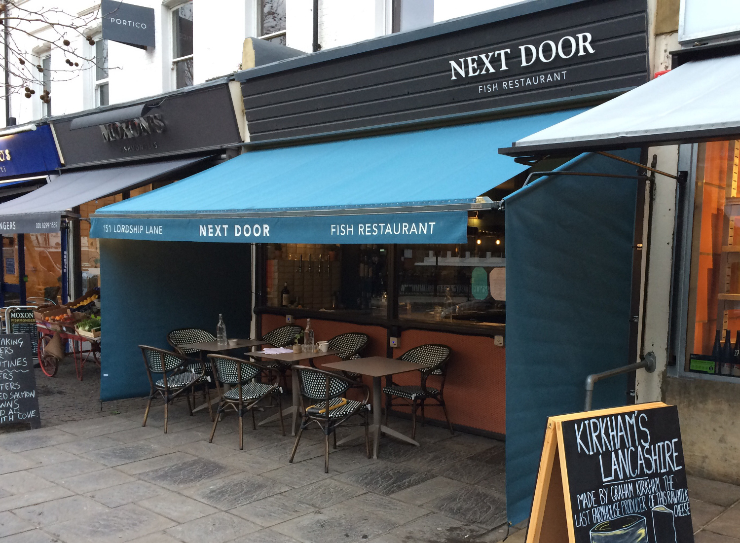 Deans Blinds Side Screens and Curtains