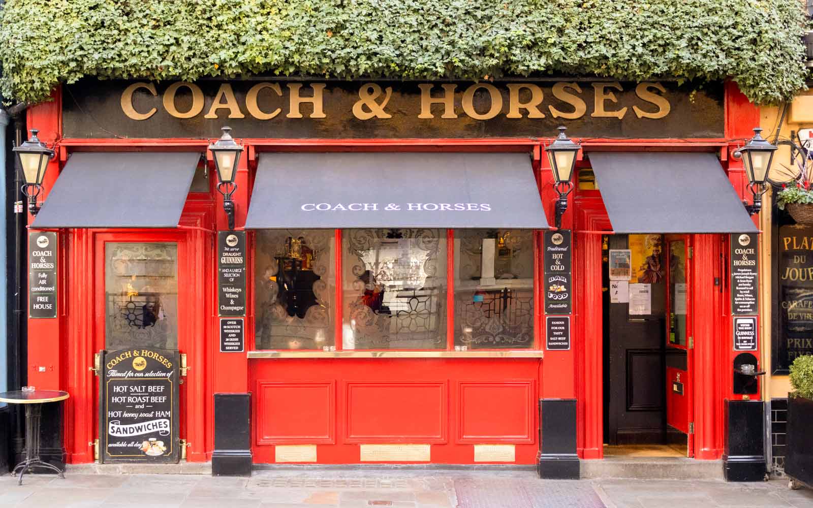 Pub-Awnings-Coach-Horses