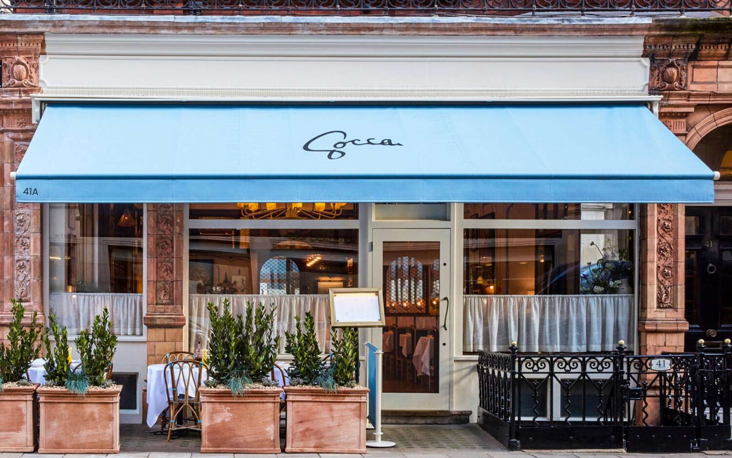 Greenwich Cantilever Awning