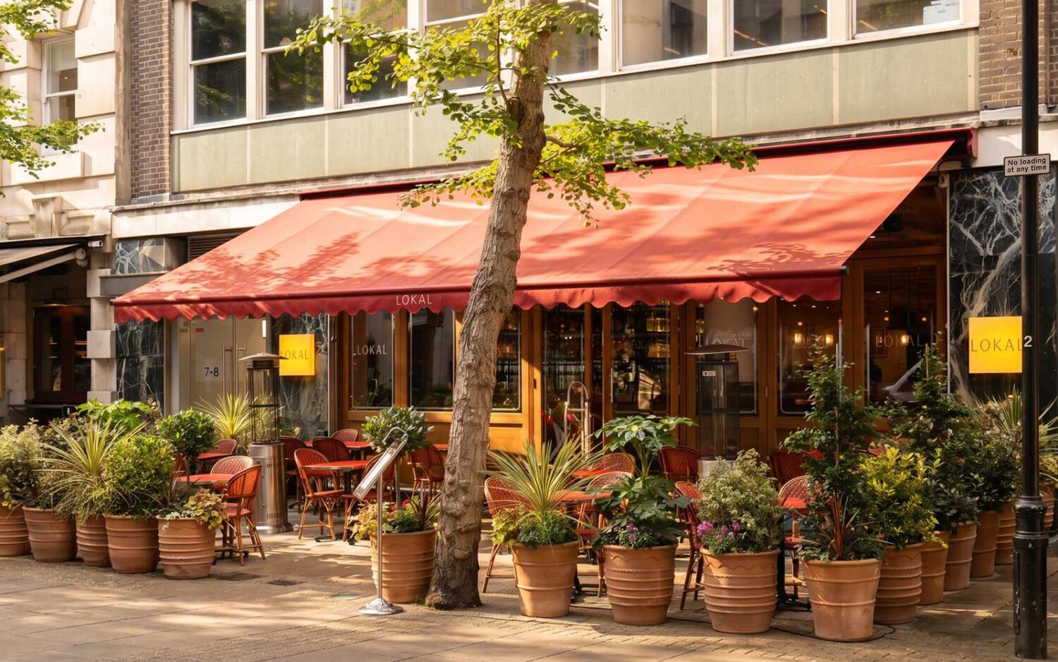Greenwich Cantilever Awning, Fitzrovia