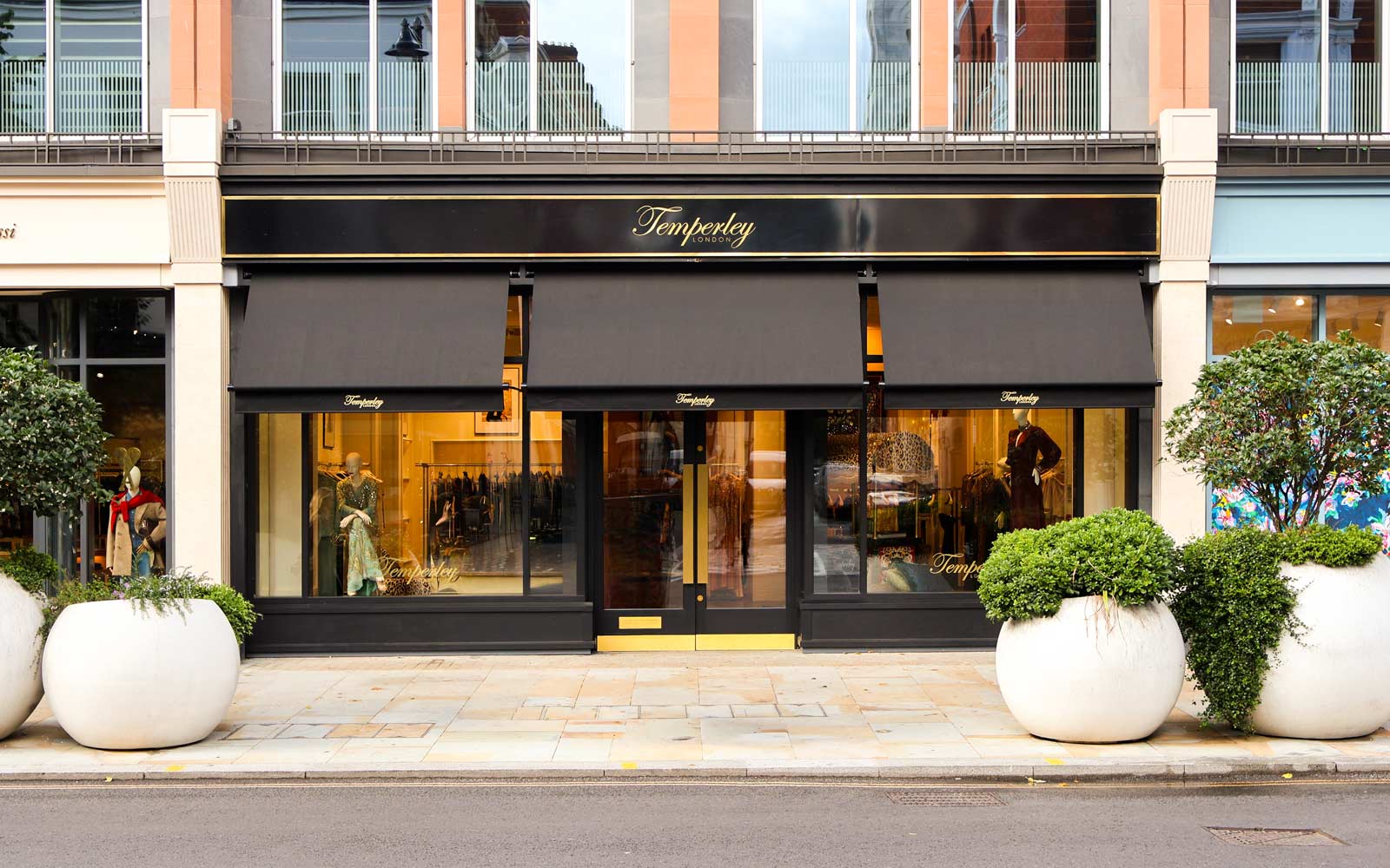 Greenwich Awning with Gold Branding
